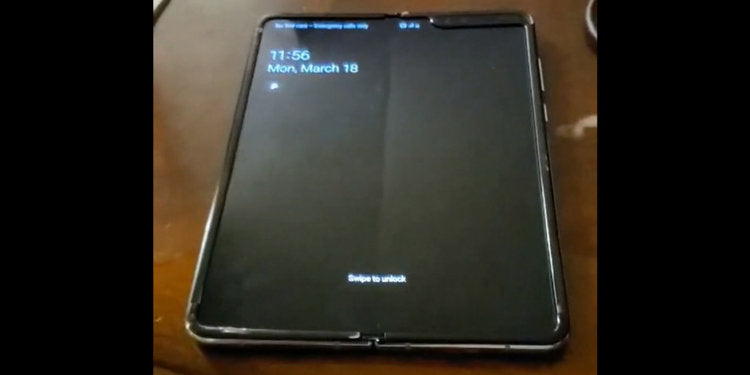 Samsung Galaxy Fold crease issue